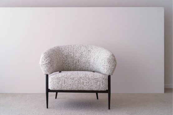 armchair-round-shpae-and-warm-white-upholstered (4)