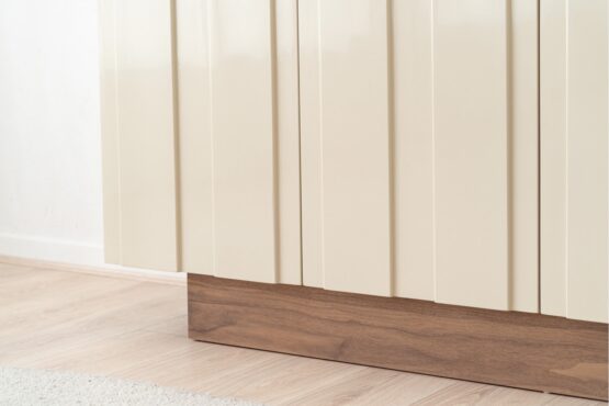 sideboard-obi-walnut-and-glossy-beige-lacquer (4)